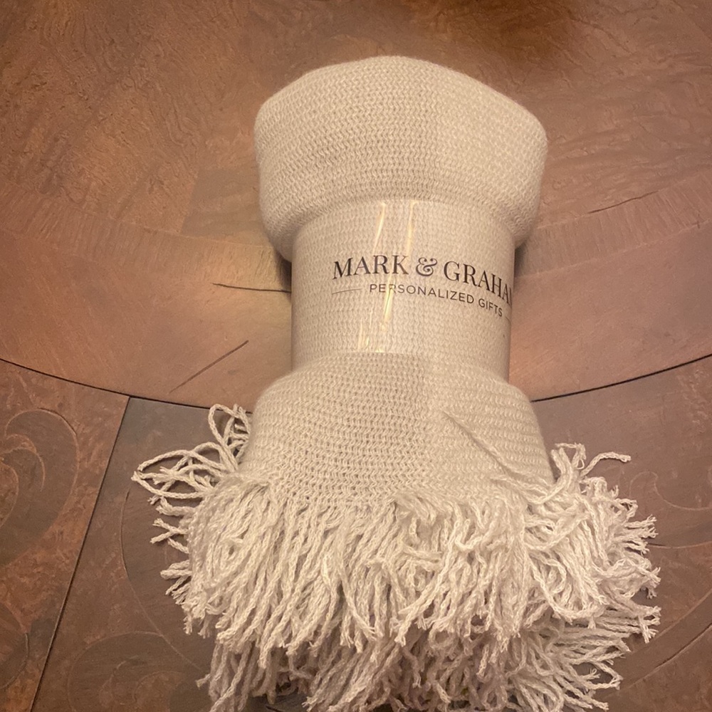 🏡Brand New Mark & Graham gray throw A1 - Picture 1 of 3